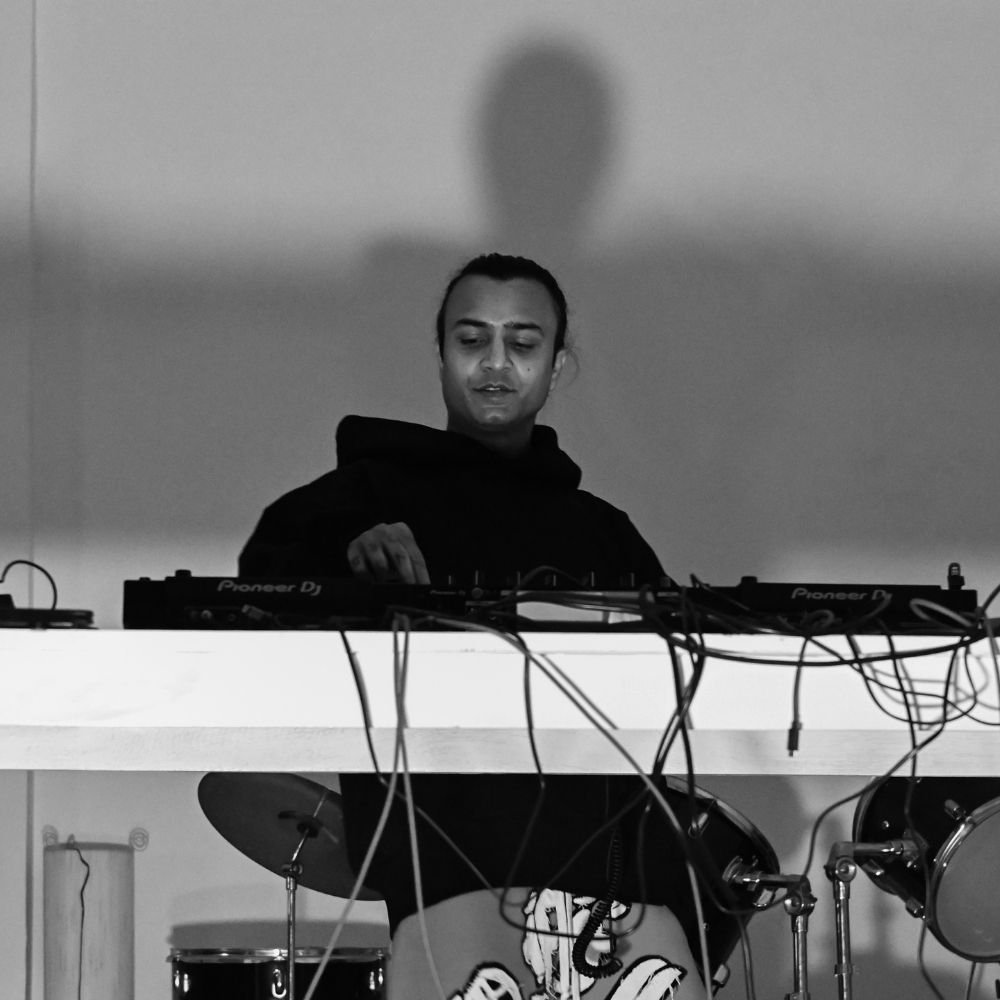 AVNAVION live set — photo 4