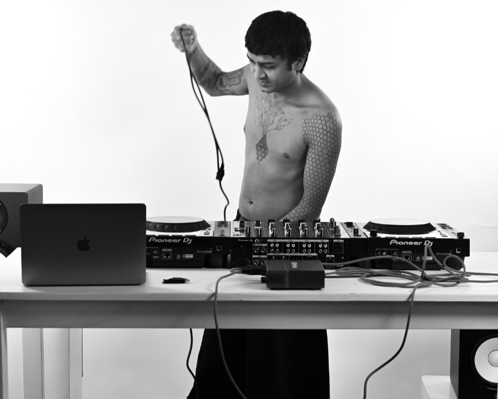 AVNAVION live set — photo 7