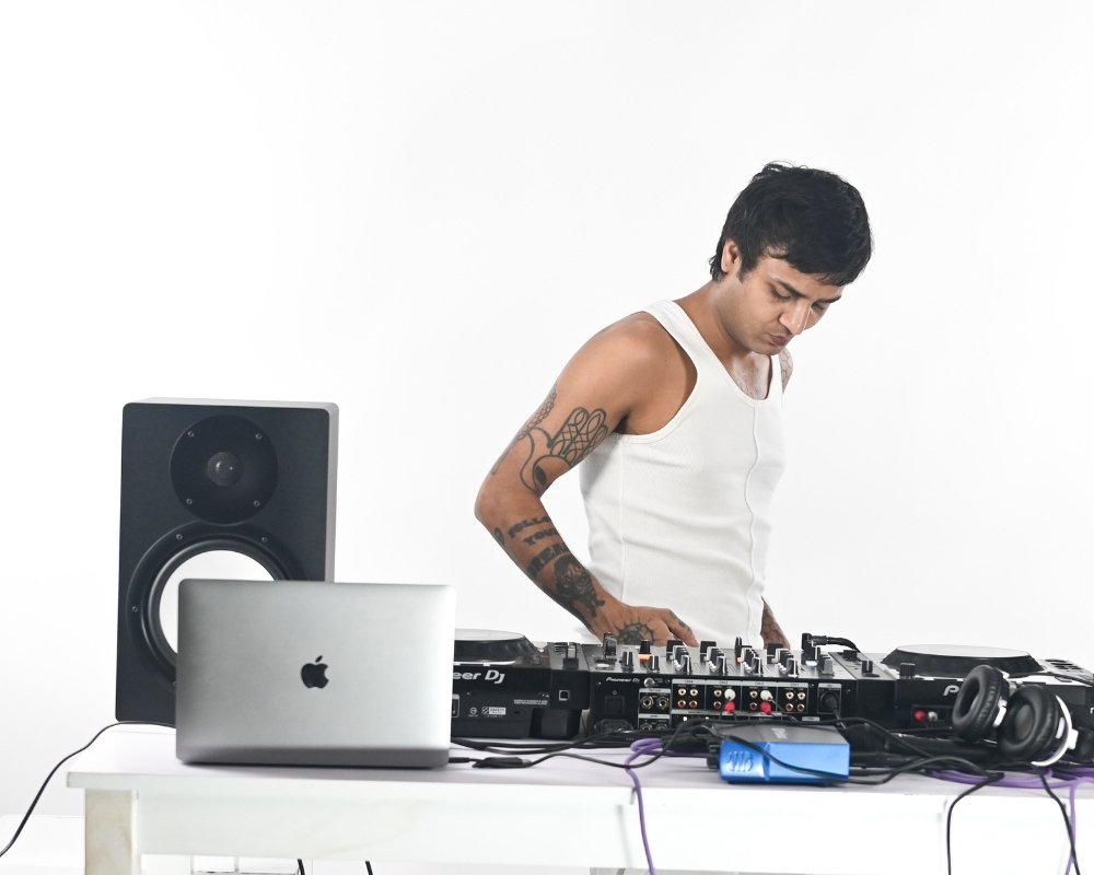 AVNAVION live set — photo 8