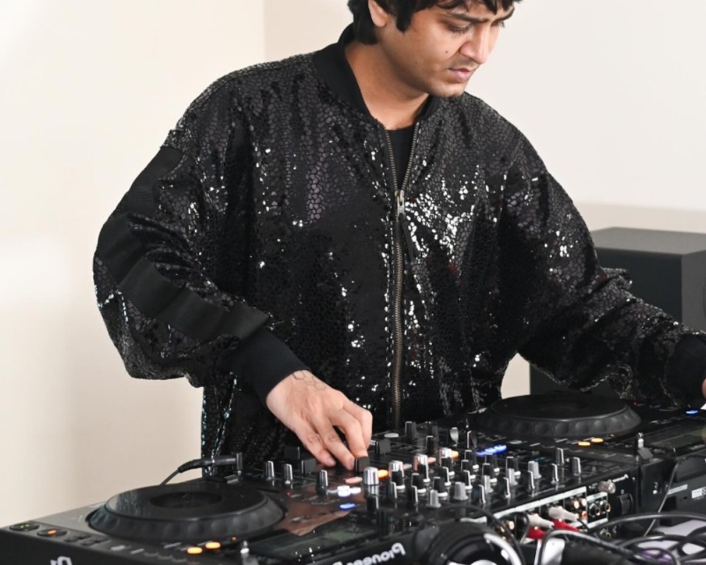 AVNAVION live set — photo 9